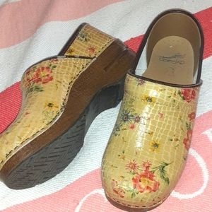 Dansko clog